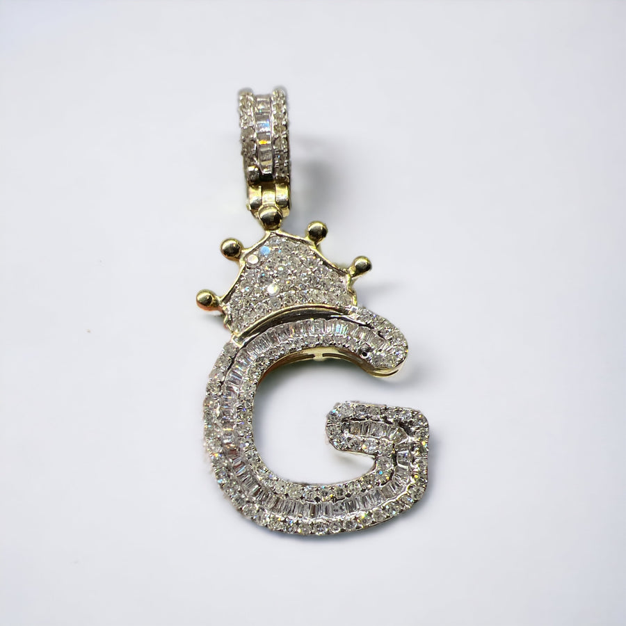 10kt Natural Diamond Crowned “Letter G” Baguette Intial Pendant Item No 154557